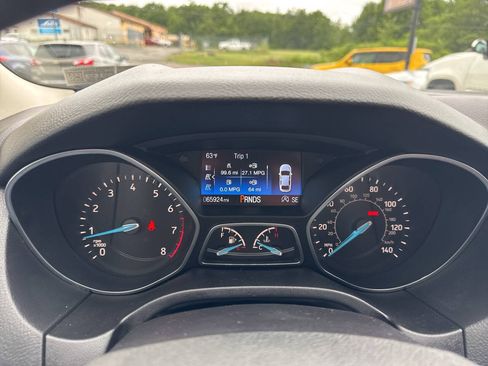Used 2018 Ford Focus SE FWD image 32
