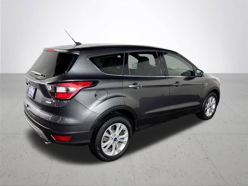 Used 2017 Ford Escape SE image 6