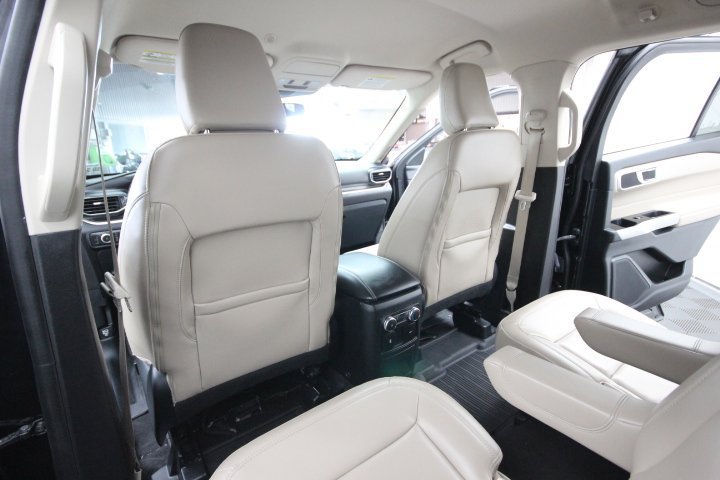Used 2022 Ford Explorer XLT w/ Equipment Group 202A AWD/4WD image 33
