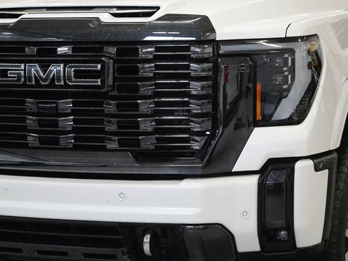 Used 2024 GMC Sierra 2500 Denali Ultimate w/ Max Trailering Package image 8