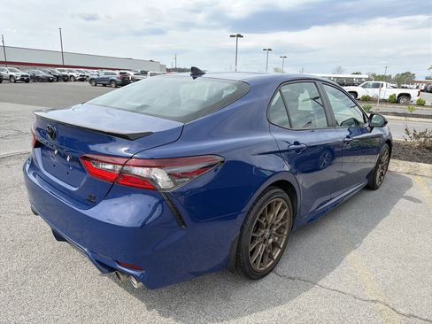 Used 2023 Toyota Camry SE w/ Convenience Package AWD/4WD image 7