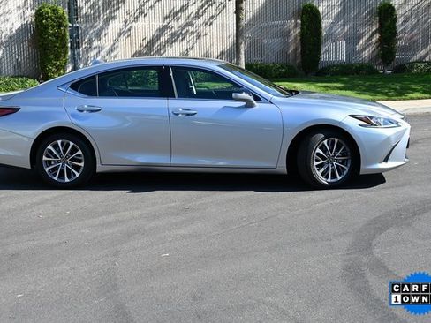 Used 2025 Lexus ES 350 image 3