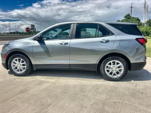 Used 2024 Chevrolet Equinox LS FWD image 4