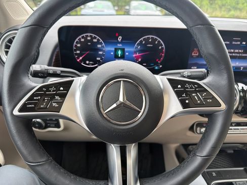 Used 2026 Mercedes-Benz GLB 250 image 19