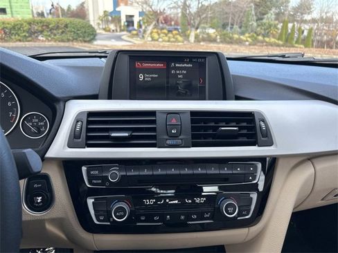 Used 2018 BMW 320i Sedan w/ Convenience Package image 33