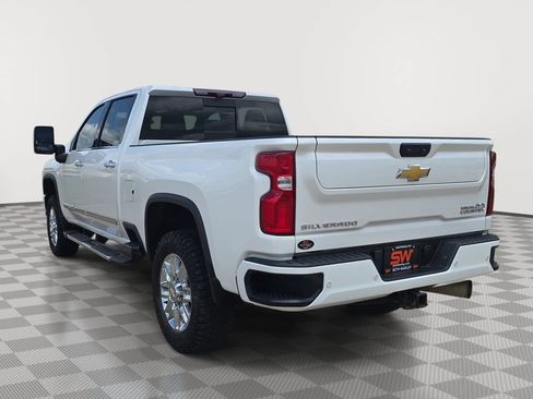 Used 2024 Chevrolet Silverado 2500 High Country w/ High Country Premium Package AWD/4WD image 5