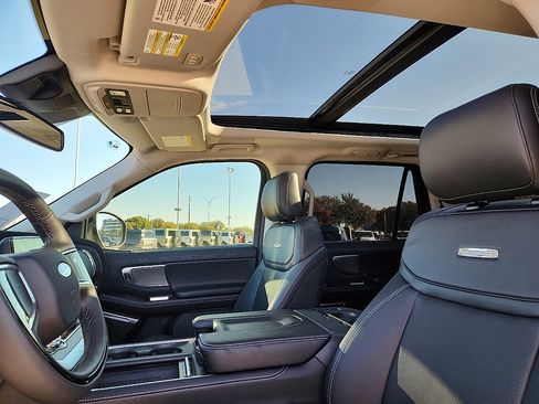 New 2025 Ford Expedition Platinum w/ Driver's Package image 7