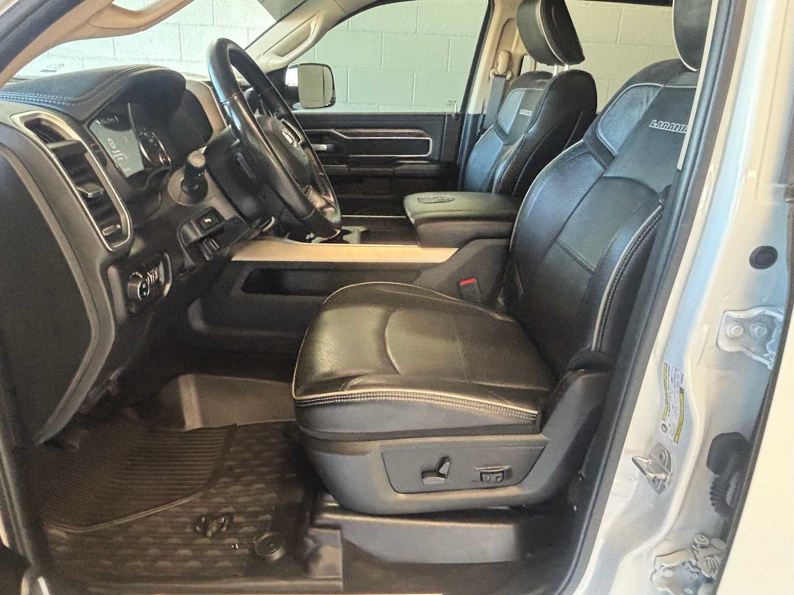 Used 2021 RAM 2500 Laramie w/ Snow Chief Group AWD/4WD image 10