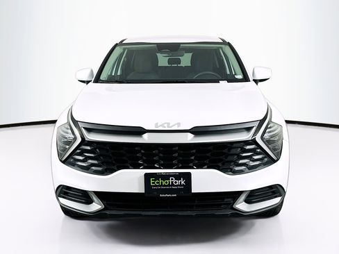 Used 2025 Kia Sportage LX AWD/4WD image 2