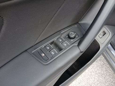 Used 2019 Volkswagen Tiguan SEL Premium w/ 3rd Row Seat Package AWD/4WD image 9