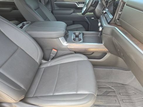 Used 2025 GMC Sierra 2500 SLT w/ SLT Convenience Package AWD/4WD image 9