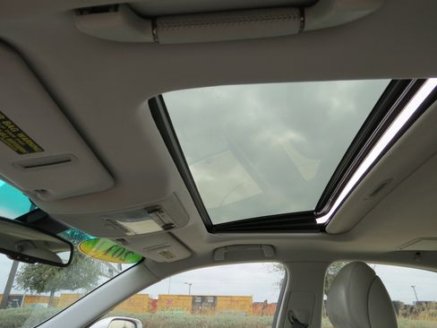 Used 2011 Lexus LS 460 image 31