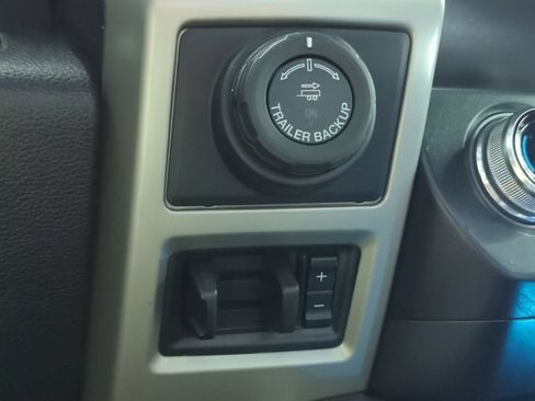 Used 2019 Ford F150 Lariat w/ Equipment Group 502A Luxury AWD/4WD image 20