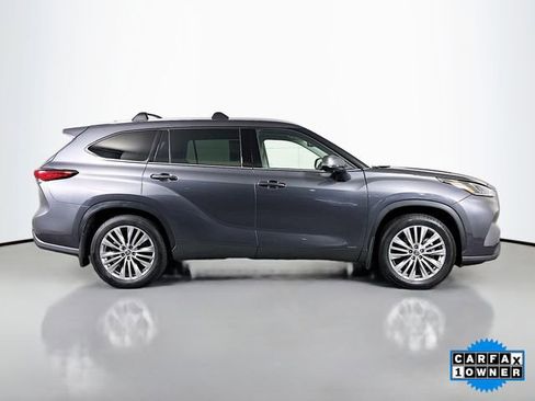 Used 2023 Toyota Highlander Platinum image 8