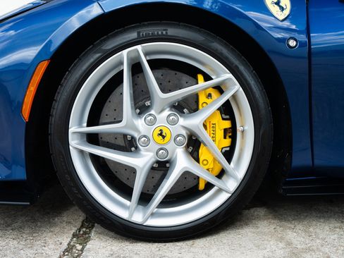 Used 2022 Ferrari F8 Tributo RWD image 34