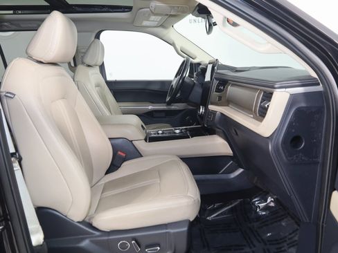 Used 2022 Ford Expedition Limited image 13