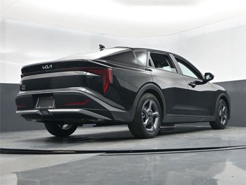 New 2025 Kia K4 LXS image 14