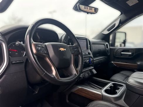 Used 2023 Chevrolet Silverado 2500 High Country w/ Z71 Off-Road Package image 2