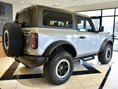 Used 2023 Ford Bronco Badlands image 6