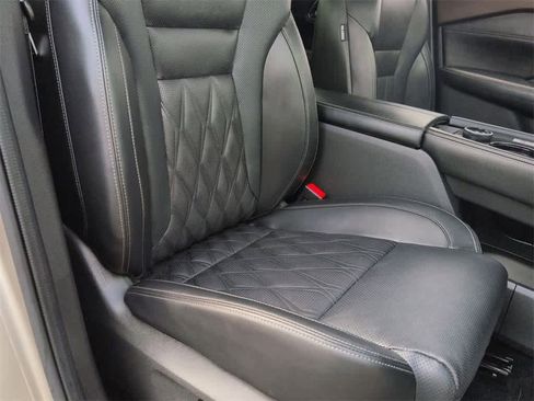 Used 2023 Nissan Rogue Platinum w/ Platinum Premium Package image 24