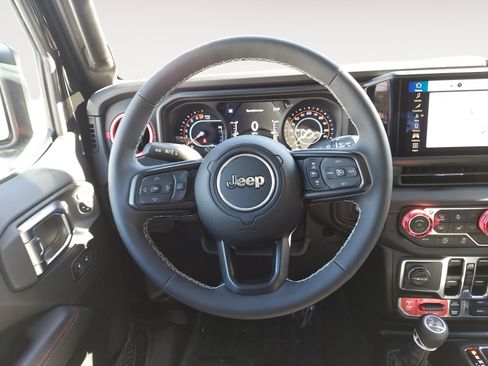 Certified 2025 Jeep Gladiator Rubicon image 13