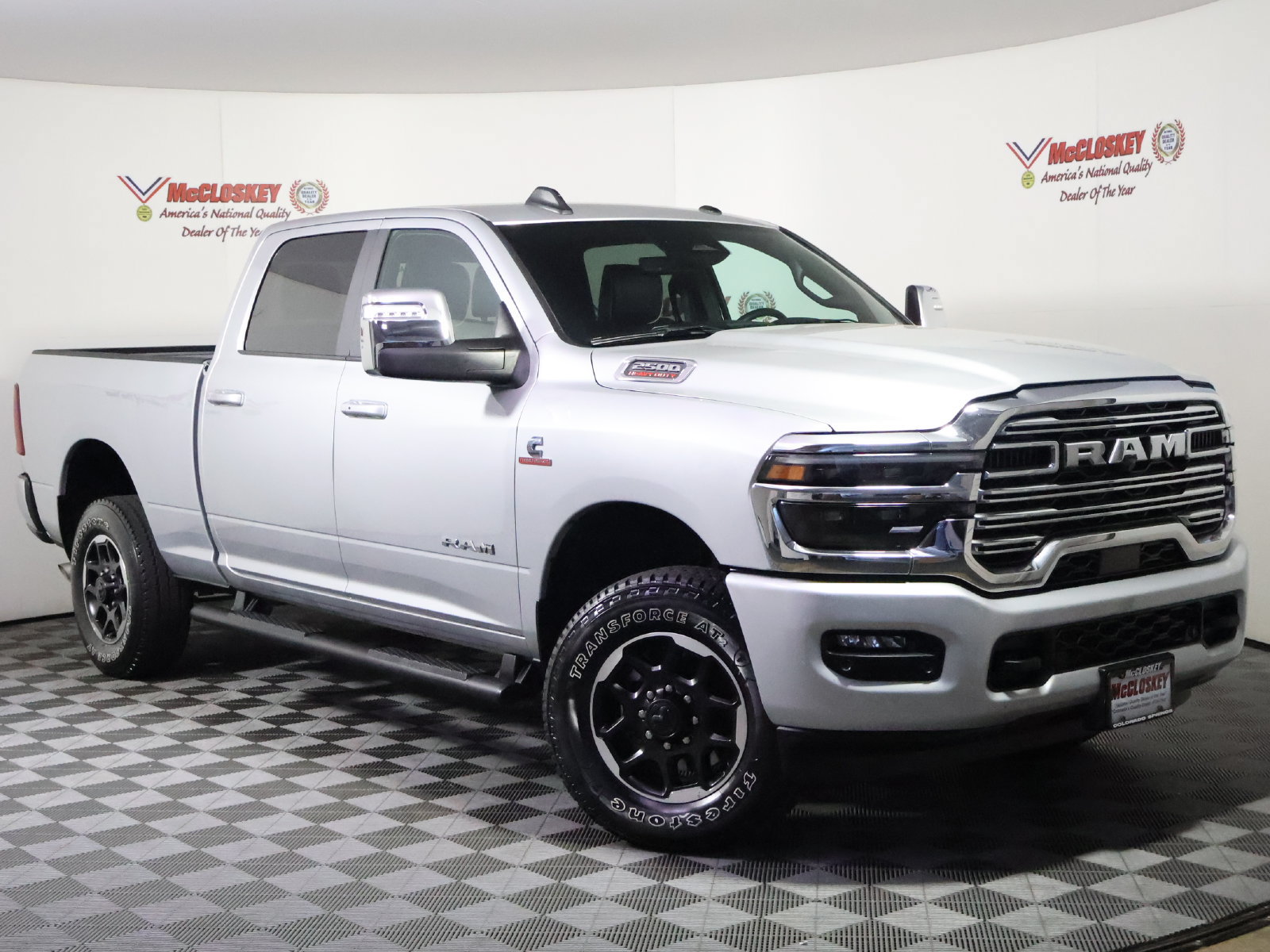 Used 2026 RAM 2500 Laramie AWD/4WD image 2