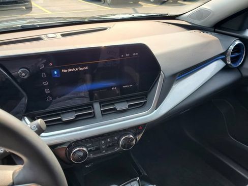 Used 2024 Chevrolet Trax LT w/ Driver Confidence Package FWD image 26