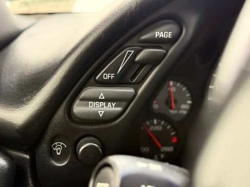 Used 2000 Chevrolet Corvette Convertible w/ Memory Pkg image 22