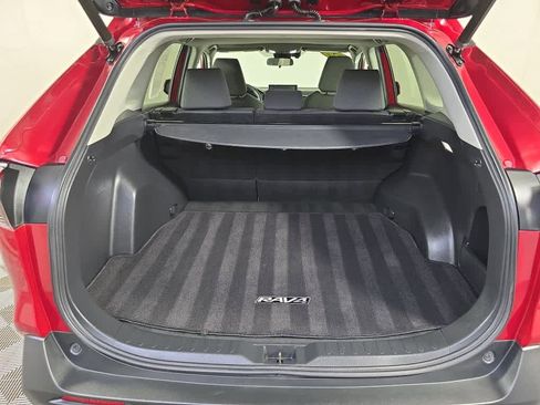Used 2022 Toyota RAV4 XLE w/ Convenience Package image 20