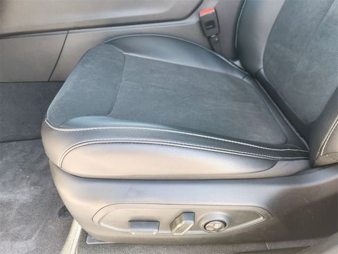 New 2025 Jeep Grand Cherokee Altitude image 18