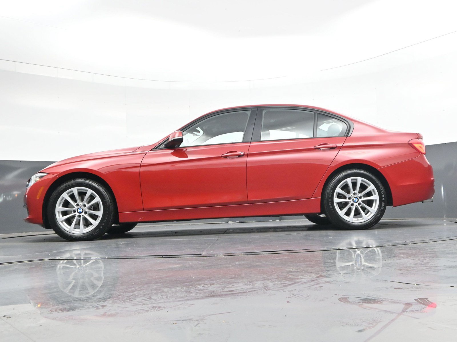 Used 2018 BMW 320i Sedan w/ Convenience Package RWD image 32