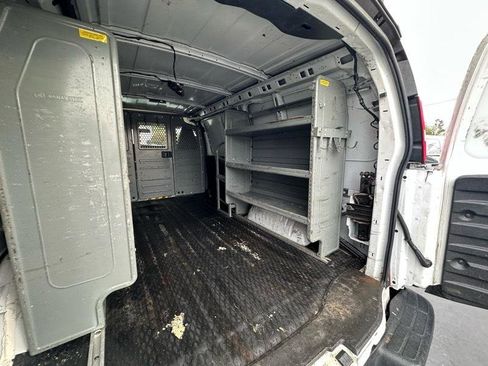 Used 2018 Chevrolet Express 2500 w/ Driver Convenience Package image 21