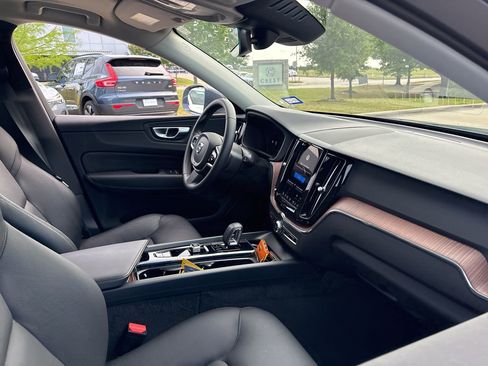 Used 2023 Volvo XC60 B5 Plus w/ Climate Package image 14