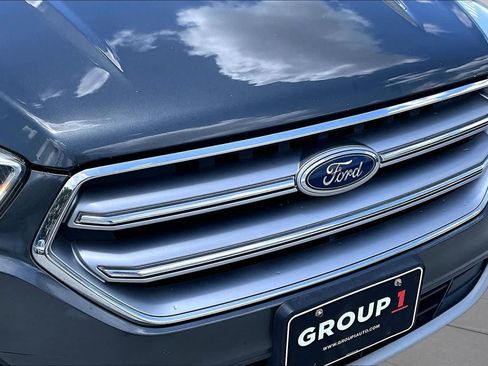 Used 2017 Ford Escape SE FWD image 29