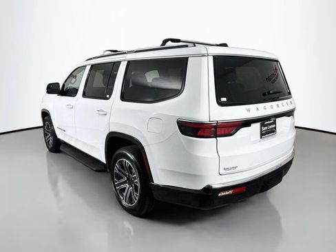 Used 2024 Jeep Wagoneer 4WD w/ Premium Group I image 5