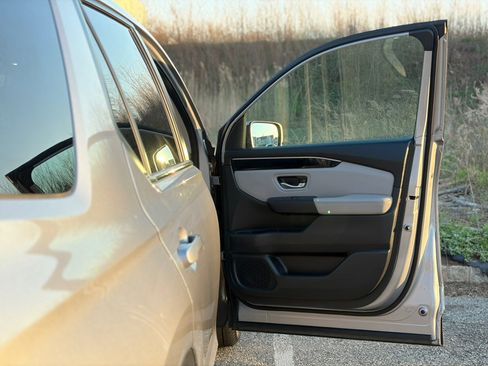 Used 2023 Honda Pilot EX-L image 16