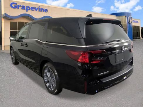 New 2026 Honda Odyssey Touring image 3