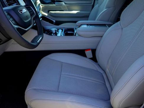 New 2026 Jeep Grand Wagoneer L Limited AWD/4WD image 10