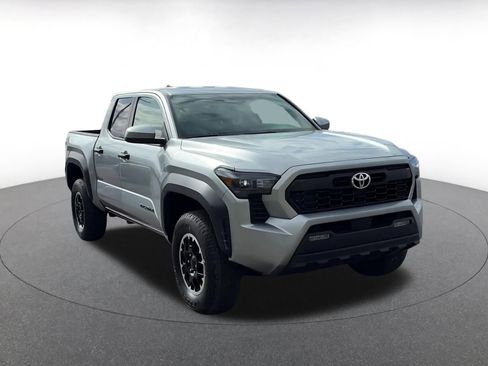 Used 2025 Toyota Tacoma TRD Off-Road AWD/4WD image 3