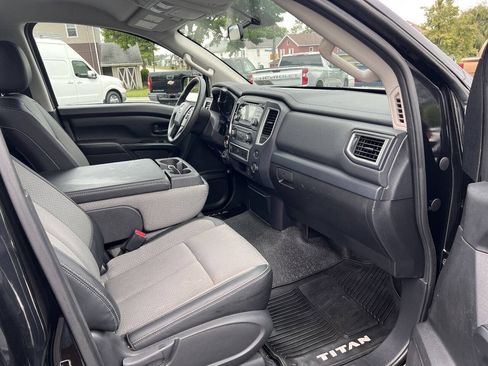Used 2017 Nissan Titan S AWD/4WD image 24