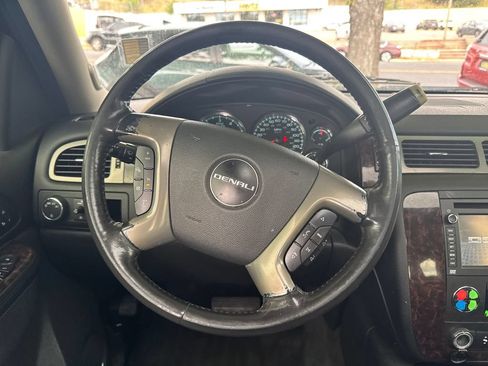 Used 2012 GMC Yukon XL Denali AWD/4WD image 17