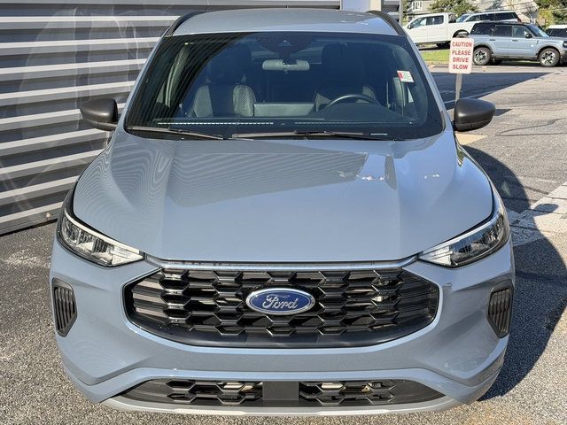 Used 2024 Ford Escape ST-Line w/ Tech Pack #1 AWD/4WD image 12