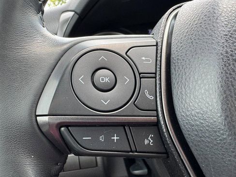 Used 2023 Toyota Camry SE image 16