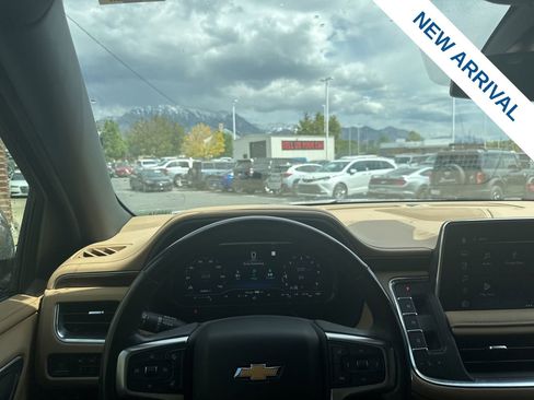 Used 2022 Chevrolet Suburban Premier AWD/4WD image 23