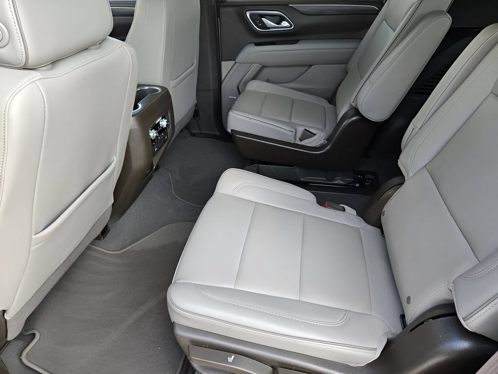 Used 2023 GMC Yukon SLT w/ SLT Luxury Package AWD/4WD image 47