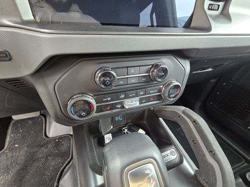 Used 2024 Ford Bronco Big Bend image 15