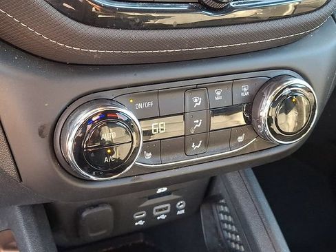 Used 2021 Chevrolet TrailBlazer ACTIV w/ Technology Package AWD/4WD image 11