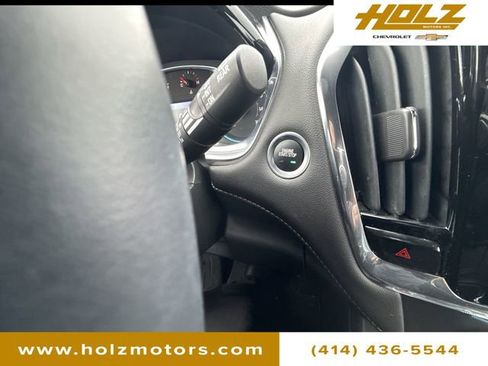 Used 2023 Chevrolet Traverse LT image 17