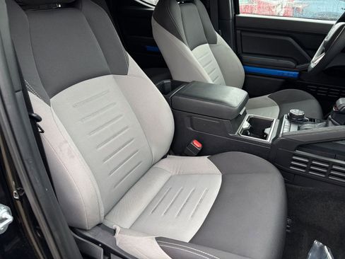 Used 2025 Toyota Tacoma TRD Off-Road image 35