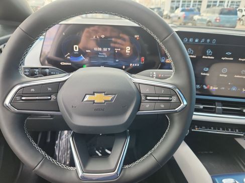 New 2026 Chevrolet Equinox EV LT image 18